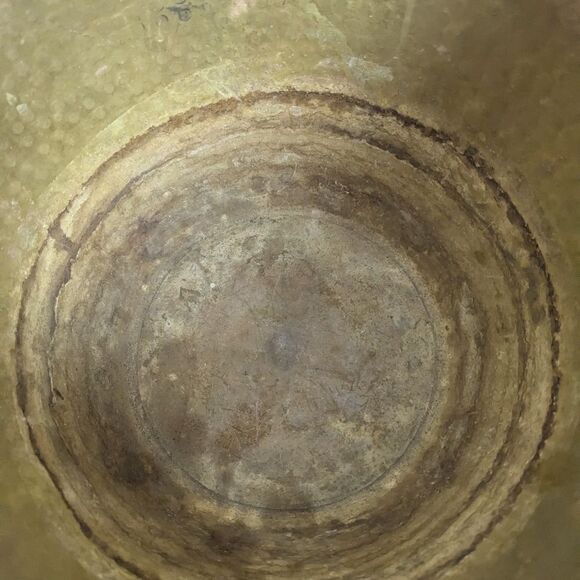 Vintage Hammered Brass Foo Dog Planter – 8½″ Tall × 12″ Wide - Picture 9 of 10